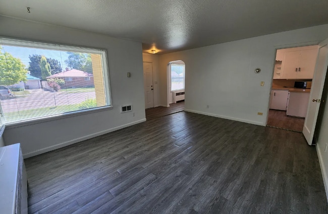 701 10th St in Idaho Falls, ID - Building Photo - Building Photo