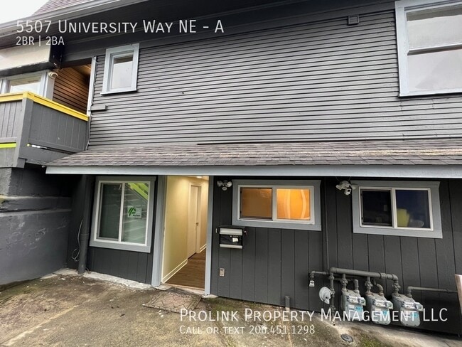5507 University Wy NE in Seattle, WA - Foto de edificio - Building Photo