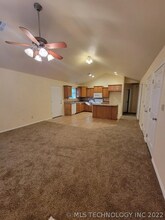 2104 21st St N in Claremore, OK - Foto de edificio - Building Photo