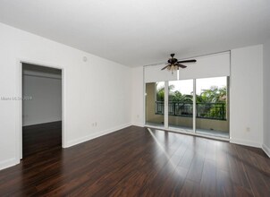 510 NW 84th Ave in Plantation, FL - Foto de edificio - Building Photo