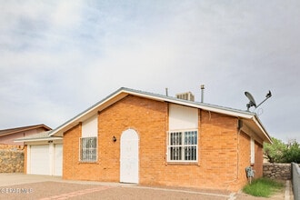 10724 Onyxstone St in El Paso, TX - Building Photo - Building Photo