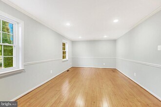 10401 Courthouse Dr in Fairfax, VA - Building Photo - Building Photo