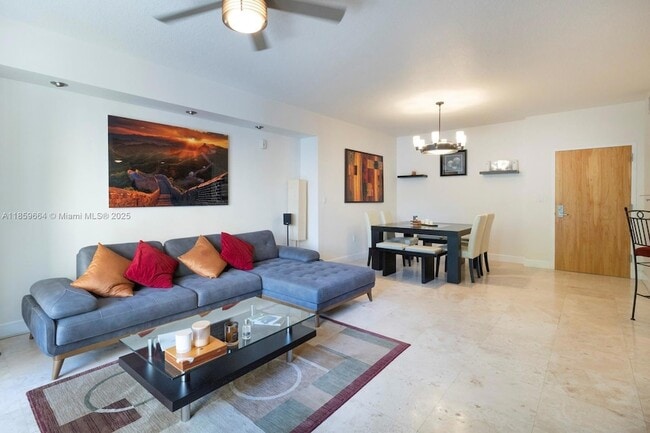 118 Zamora Ave, Unit 201 in Coral Gables, FL - Building Photo - Building Photo