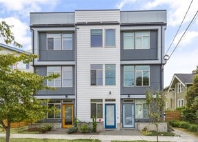 1737 NW 61st St in Seattle, WA - Building Photo
