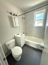 241 Weequahic Ave in Newark, NJ - Building Photo - Building Photo