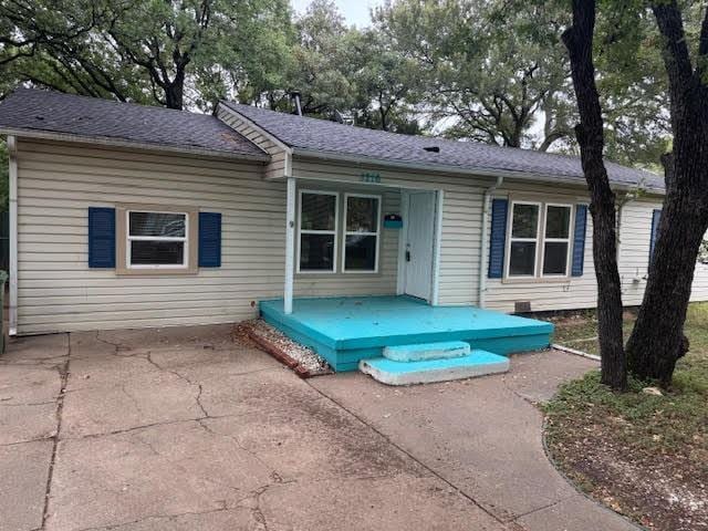 property at 1216 Dora St