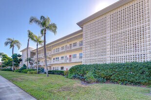 5150 10th Ave N in St. Petersburg, FL - Building Photo