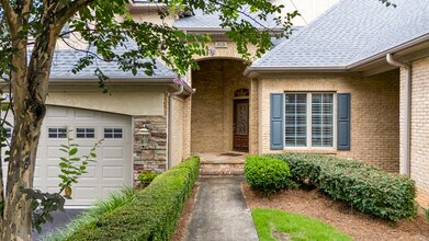2021 Hillbrook Cir in Auburn, AL - Foto de edificio - Building Photo