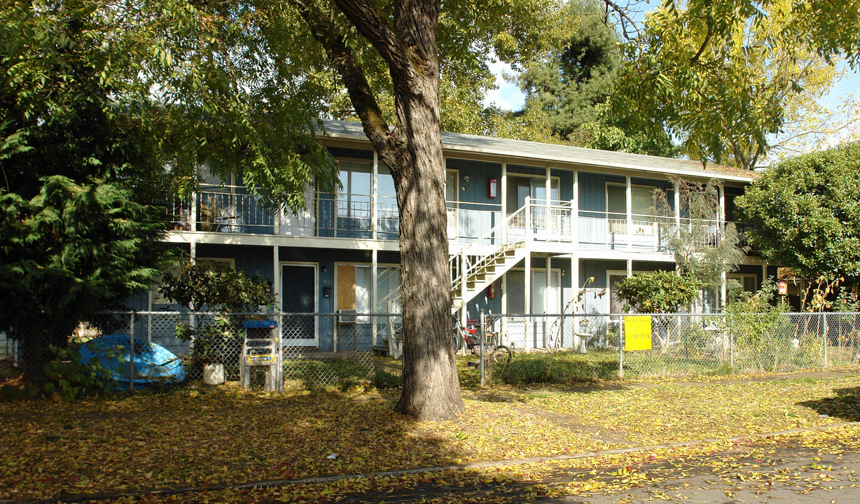 1031-1041 7th St NW in Salem, OR - Building Photo