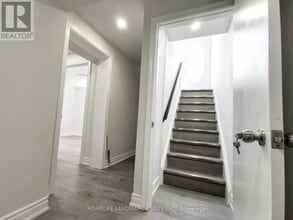 28 Benfer Rd in Richmond Hill, ON - Building Photo - Building Photo