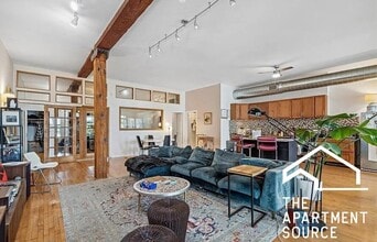 2416 W North Ave, Unit 3R in Chicago, IL - Foto de edificio - Building Photo