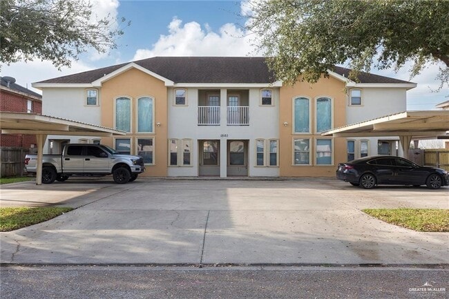 property at 1503 W Kiwi Ave