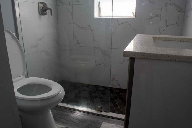 1652 NW 1st St, Unit 2 in Miami, FL - Building Photo - Building Photo