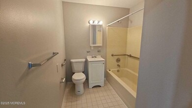 1700 NJ-37 in Toms River, NJ - Building Photo - Building Photo