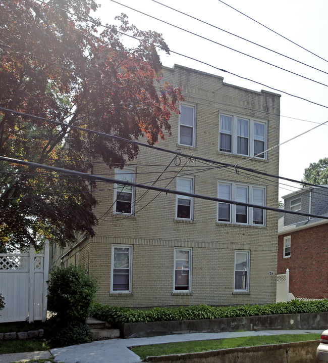 24 Lee Ave in Yonkers, NY - Foto de edificio - Building Photo