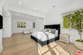 1424 N Doheny Dr in Los Angeles, CA - Building Photo - Building Photo