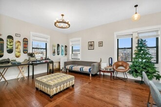 319 Calendar Ave in La Grange, IL - Building Photo - Building Photo