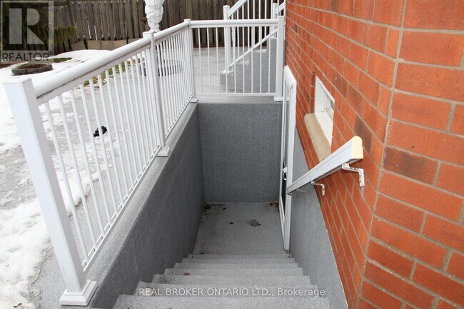 18 Tracie Ct in Vaughan, ON - Building Photo - Building Photo