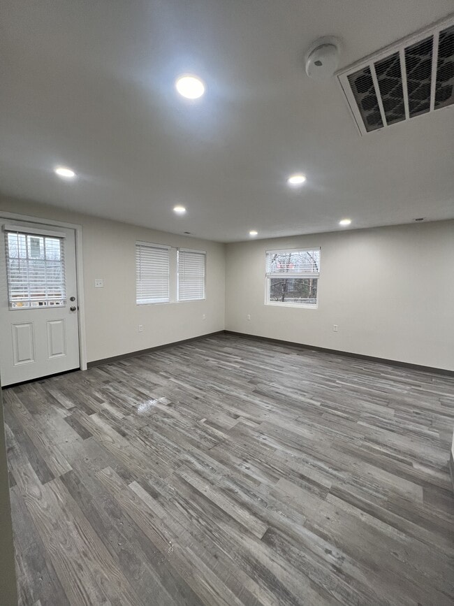 201 Kathleen Dr in New Brighton, PA - Building Photo - Building Photo