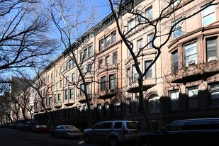 27 W 89TH St Apartments