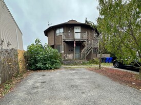 29 Irving Ave in East Providence, RI - Building Photo