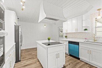 379 Garden Blvd in Palm Beach Gardens, FL - Building Photo - Building Photo