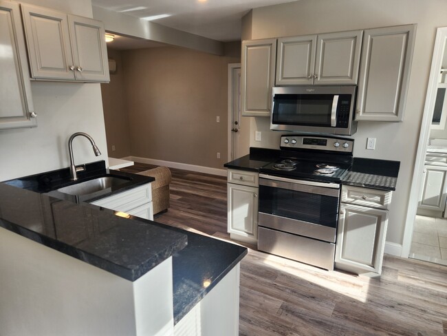 36 Mount Hope Ave, Unit 2