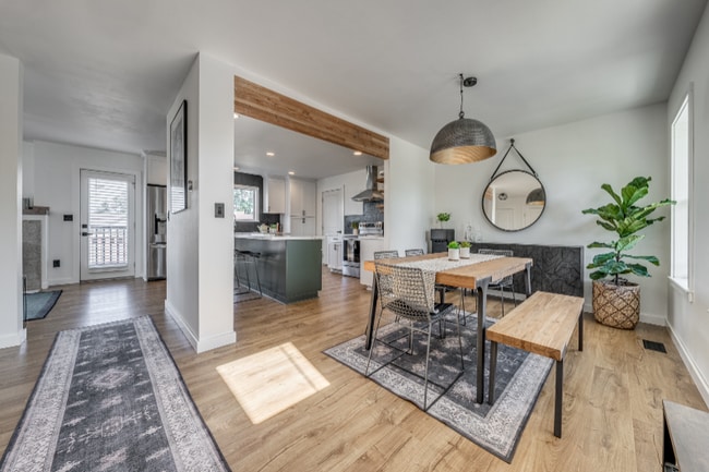 5058 S Honeymoon Bay Rd in Freeland, WA - Building Photo - Building Photo