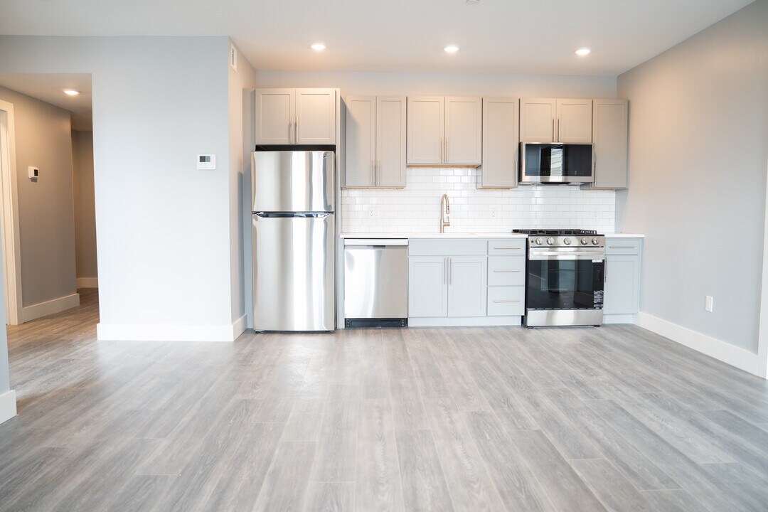 380 Western Ave, Unit 501 in Boston, MA - Building Photo
