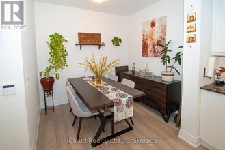 36 Elm Dr W in Mississauga, ON - Building Photo - Building Photo