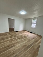 325-327 S Pierce St in Lima, OH - Building Photo - Building Photo