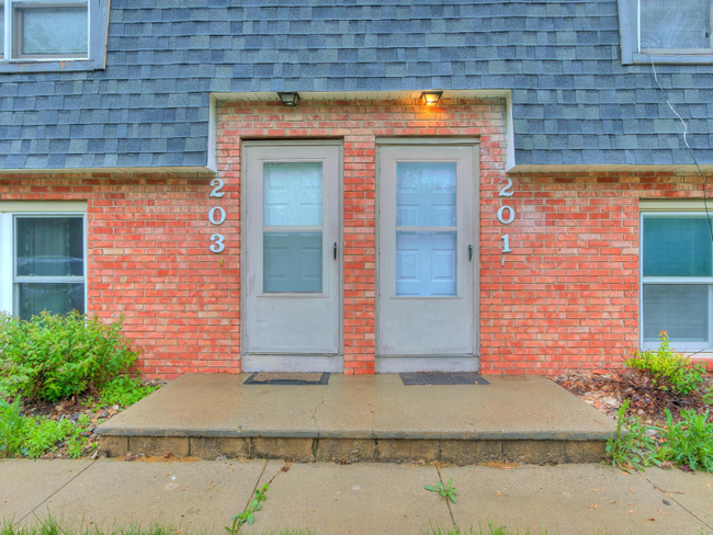 203 Wellons Dr in Ames, IA - Foto de edificio - Building Photo