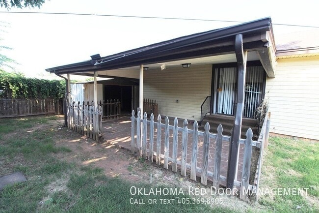 2333 Mustang St in Del City, OK - Foto de edificio - Building Photo