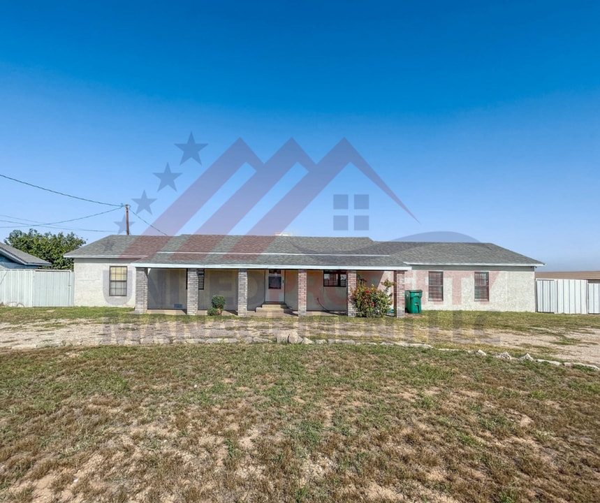 1016 Smedley Rd in Carlsbad, NM - Building Photo