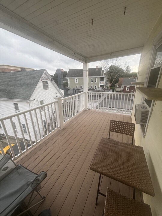 8 Sheafe St, Unit 8 Sheafe St. #3 in Chestnut Hill, MA - Building Photo