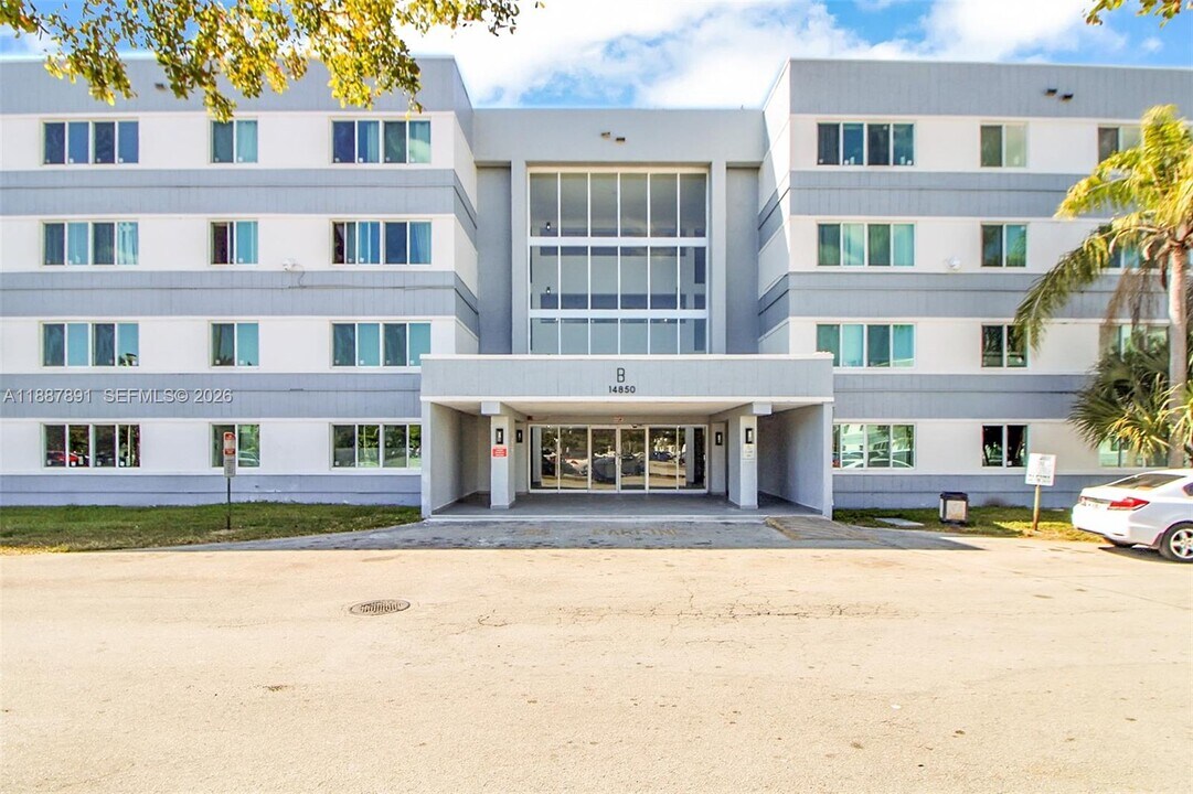 14850 Naranja Lakes Blvd in Homestead, FL - Building Photo