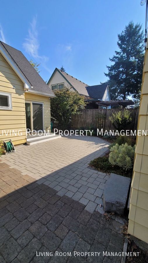 5905 NE 33rd Ave in Portland, OR - Building Photo - Building Photo