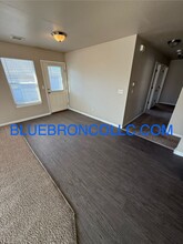 117-121 SE Rock Garden Ln in Blue Springs, MO - Building Photo - Building Photo