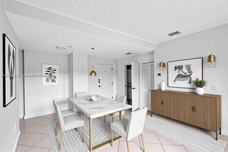 2280 SW 32nd Ave in Miami, FL - Building Photo - Building Photo