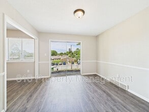 8030 Campbell St in Kansas City, MO - Building Photo - Building Photo