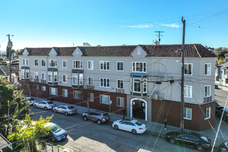 The Kensington Plaza in Oakland, CA - Building Photo - Primary Photo