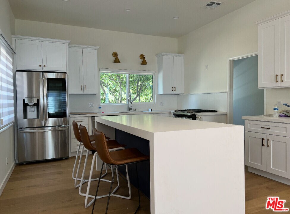 1630 Cimarron St in Los Angeles, CA - Building Photo