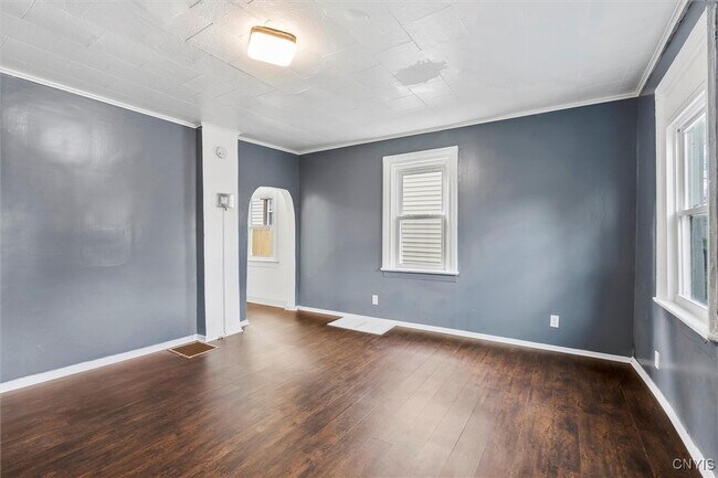 811 1st N St in Syracuse, NY - Foto de edificio - Building Photo