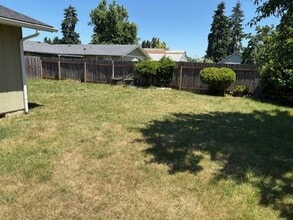 579 48th St in Springfield, OR - Building Photo - Building Photo