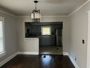 1366 Bryan Ave in Atlanta, GA - Foto de edificio - Building Photo
