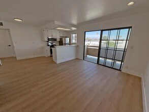1321 N Vista St in Los Angeles, CA - Building Photo - Building Photo