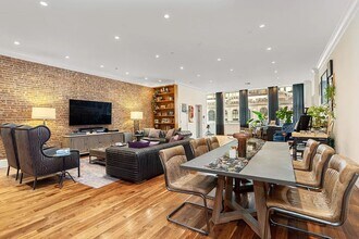 654 Broadway-Unit -5F in New York, NY - Building Photo - Building Photo