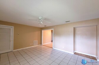 5611 63rd St N in St. Petersburg, FL - Building Photo - Building Photo