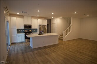 7342 N Decatur Blvd in Las Vegas, NV - Building Photo - Building Photo