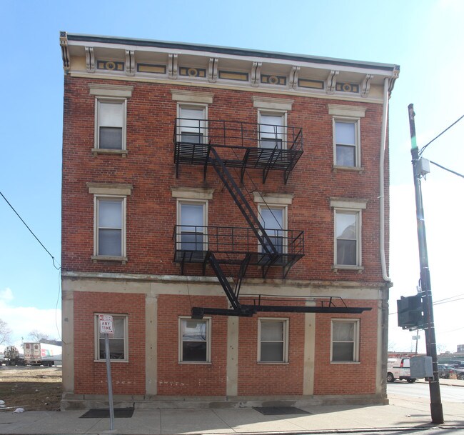 322 Findlay St in Cincinnati, OH - Building Photo - Building Photo